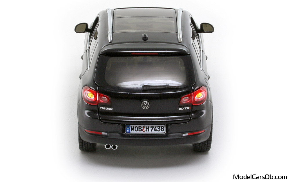 2007 - Volkswagen Tiguan 2.0 TDI Schuco 1/43 (Черен) Задница
