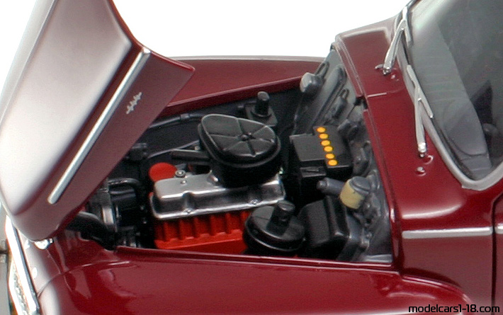 1964 - Volvo PV544 Revell 1/18 (Червен) Двигател
