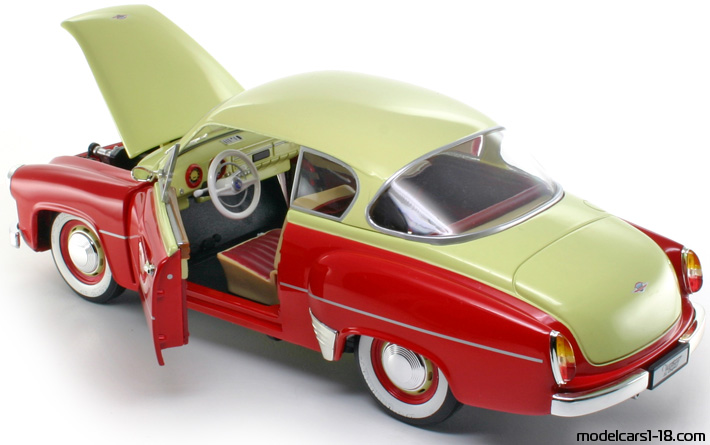 1956 - Wartburg 311 Revell 1/18 (Червен / Жълт) Отваряеми части