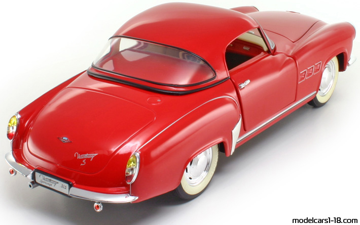 1957 - Wartburg 313 Revell 1/18 (Червен) Задна дясна страна