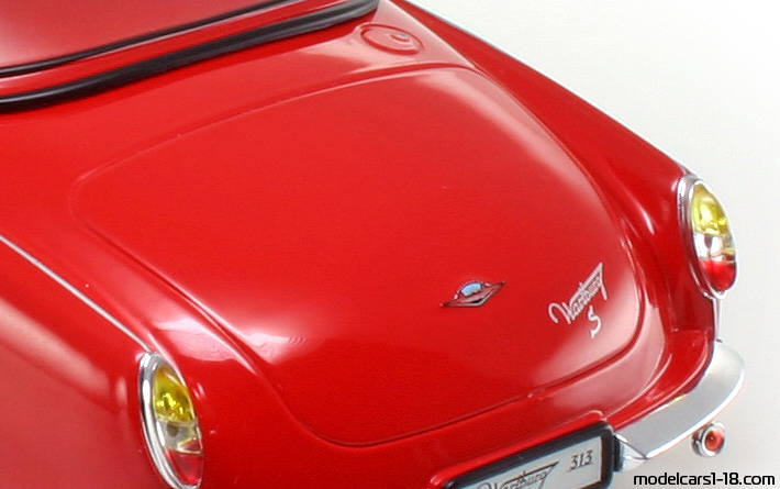 1957 - Wartburg 313 Revell 1/18 (Червен) Багажник / Отварящи се фарове