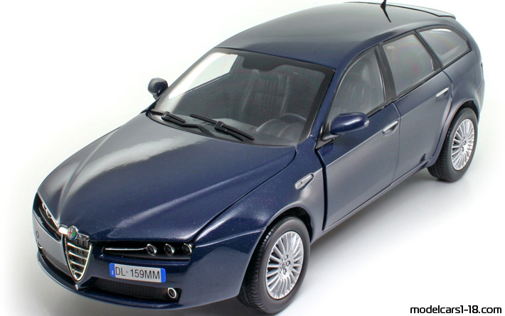 2006 - Alfa Romeo 159 Sportwagon Mondo Motors 1/18 (Blau) Vorne linke Seite