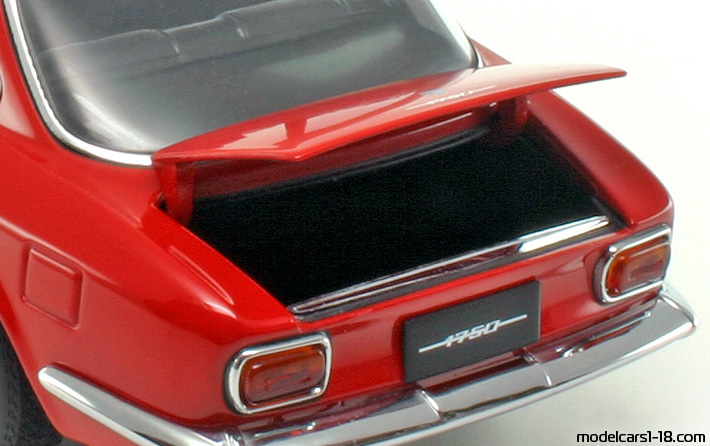 1967 - Alfa Romeo 1750 GTV AutoArt 1/18 (Rot) Kofferraum / Klappbare Scheinwerfer