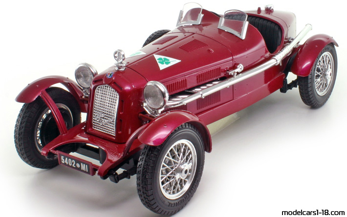1934 - Alfa Romeo 8C 2300 Monza Bburago 1/18 (Rot) Vorne linke Seite