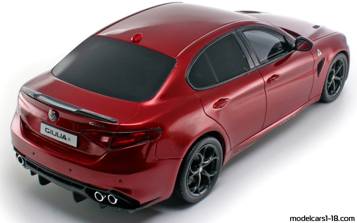 2016 - Alfa Romeo Giulia Quadrifoglio Otto Models 1/18 (Rot) Hinten rechte seite