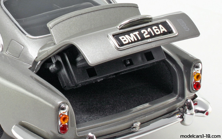 1965 - Aston Martin DB5 (James Bond) Beanstalk 1/18 (Silber) Kofferraum / Klappbare Scheinwerfer
