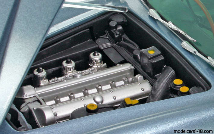 1963 - Aston Martin DB5 Chrono 1/18 (Blau) Motor