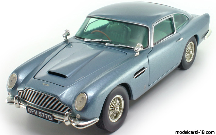 1963 - Aston Martin DB5 Chrono 1/18 (Blau) Vorne linke Seite