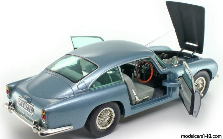 1963 - Aston Martin DB5 Chrono 1/18 (Blau) Zu öffnende Teile