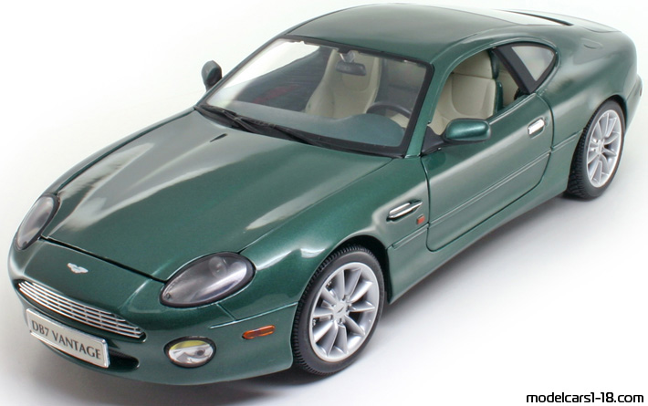 1999 - Aston Martin DB7 Vantage Maisto 1/18 (Grün) Vorne linke Seite