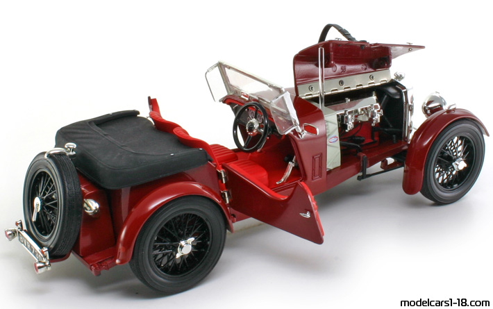 1934 - Aston Martin Mark II Signature Models 1/18 (Rot) Zu öffnende Teile