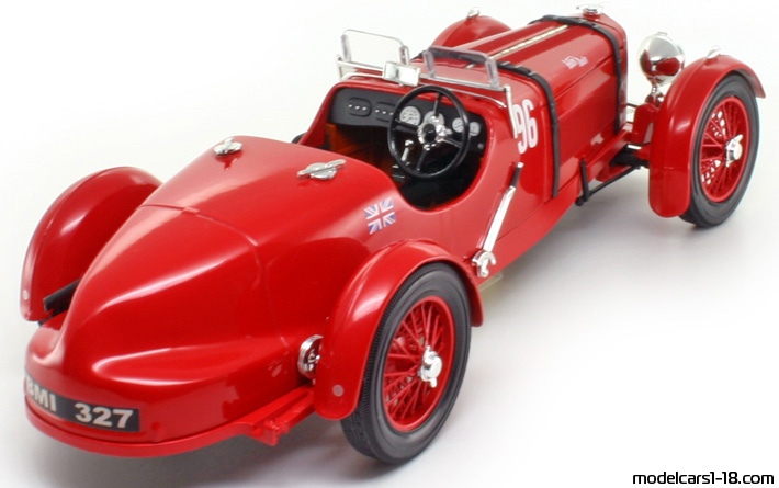 1934 - Aston Martin Ulster Mark II Le Mans Road Signature 1/18 (Rot) Hinten rechte seite
