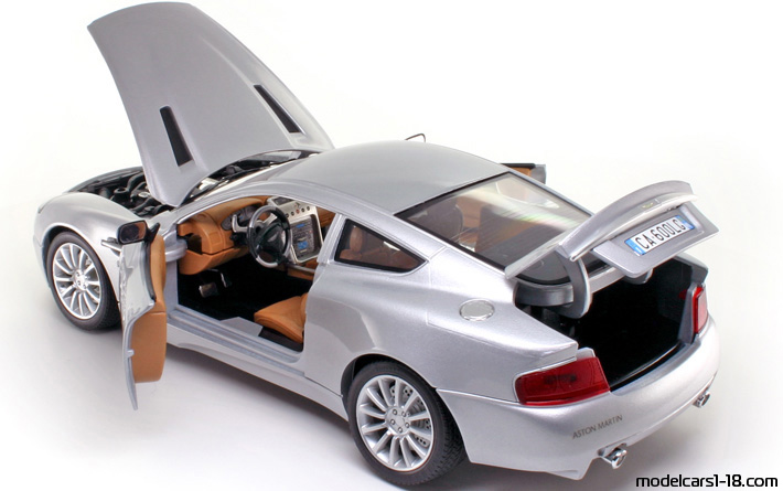 2001 - Aston Martin V12 Vanquish Bburago 1/18 (Silber) Zu öffnende Teile