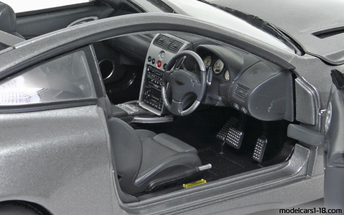 2002 - Aston Martin V12 Vanquish Beanstalk 1/18 (Grau) Innenraum Armaturenbrett