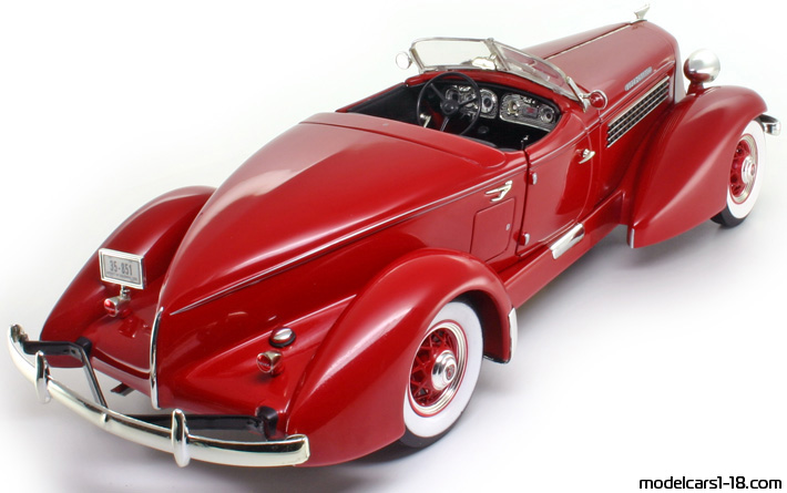 1935 - Auburn 851 Boattail Speedster ERTL 1/18 (Rot) Hinten rechte seite