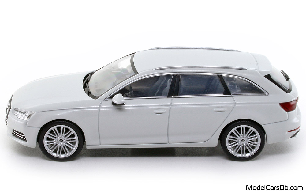 2016 - Audi A4 Avant (B9) Spark 1/43 (Weiß) Seite