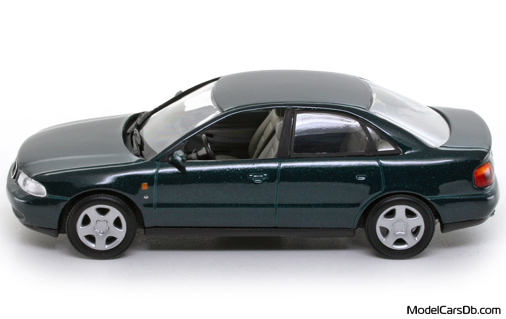 1995 - Audi A4 (B5) Minichamps 1/43 (Grün) Seite