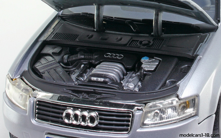 2003 - Audi A4 Cabriolet (B6) Motor Max 1/18 (Silber) Motor