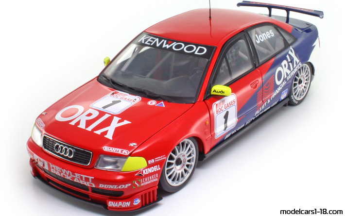 1997 - Audi A4 STW (B5) UT 1/18 (Yellow / Blau) Vorne linke Seite