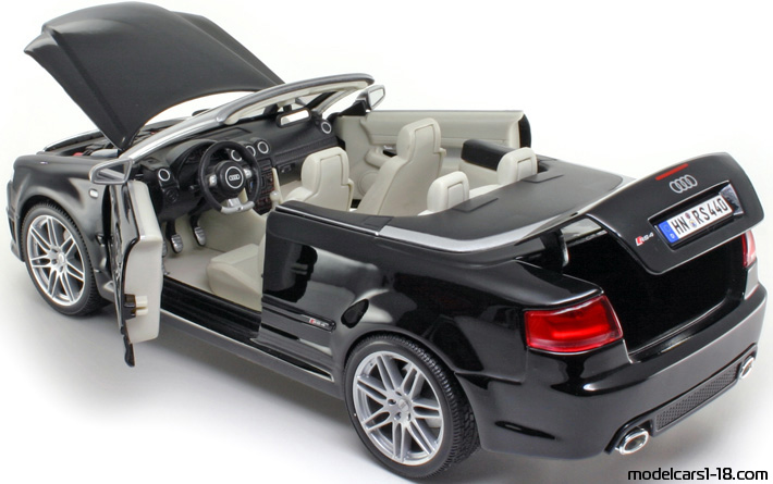 2007 - Audi RS4 Cabriolet (B7) Maisto 1/18 (Schwarz) Zu öffnende Teile
