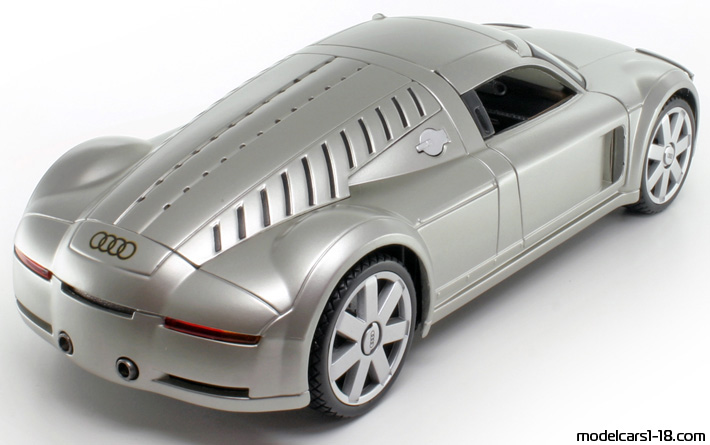 2000 - Audi Rosemeyer Concept Maisto 1/18 (Silber) Hinten rechte seite
