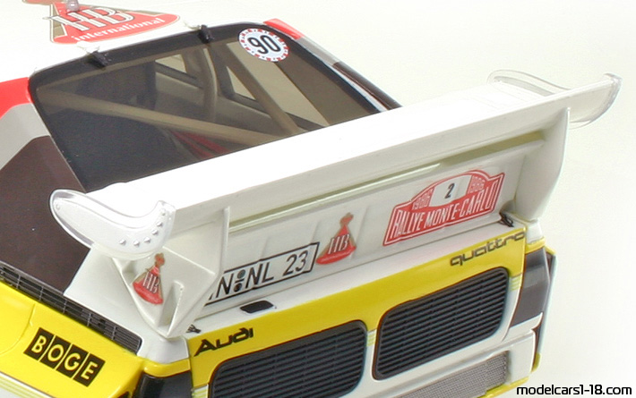 1986 - Audi Sport Quattro S1 Rallye Monte-Carlo Otto Models 1/18 (Weiß / Gelb) Kofferraum / Klappbare Scheinwerfer