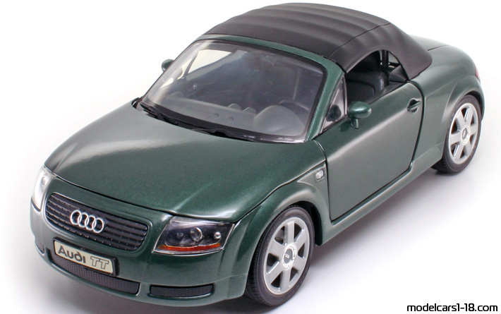 1998 - Audi TT Roadster (8N) Revell 1/18 (Schwarz) Vorne linke Seite