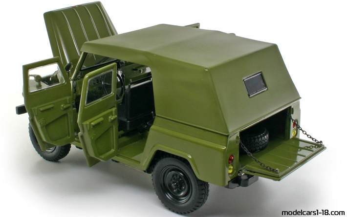 1965 - BAIC Beijing Jeep BJ212 GMP 1/18 (Braun) Zu öffnende Teile