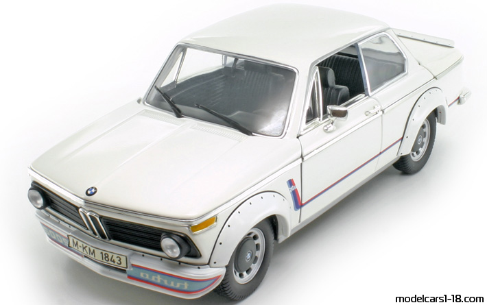 1973 - BMW 2002 Turbo Anson 1/18 (Weiß) Vorne linke Seite