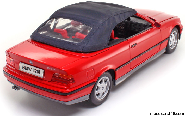 1993 - BMW 325i (E36) Maisto 1/18 (Rot) Hinten rechte seite