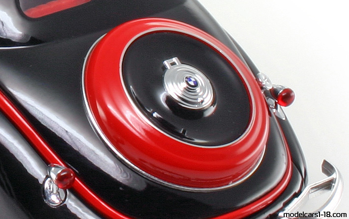 1937 - BMW 327 Guiloy 1/18 (Schwarz / Rot) Kofferraum / Klappbare Scheinwerfer