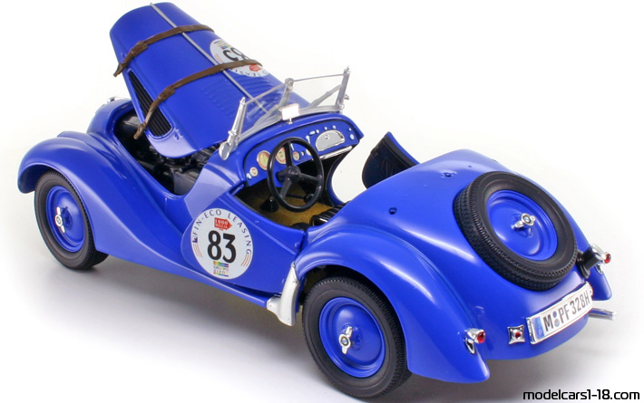 1936 - BMW 328 Ricko 1/18 (Blau) Zu öffnende Teile