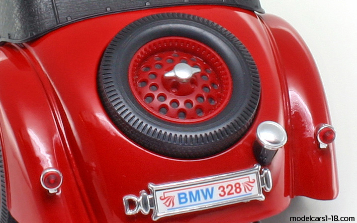 1940 - BMW 328 Road Legends 1/18 (Rot) Kofferraum / Klappbare Scheinwerfer