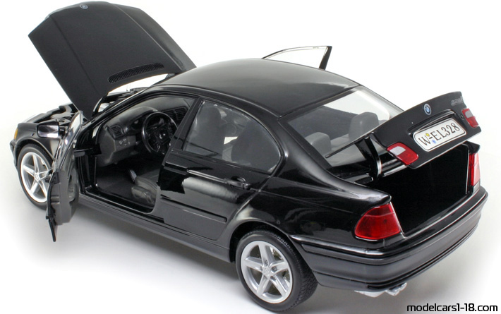 1998 - BMW 328i (E46) Welly 1/18 (Schwarz) Zu öffnende Teile