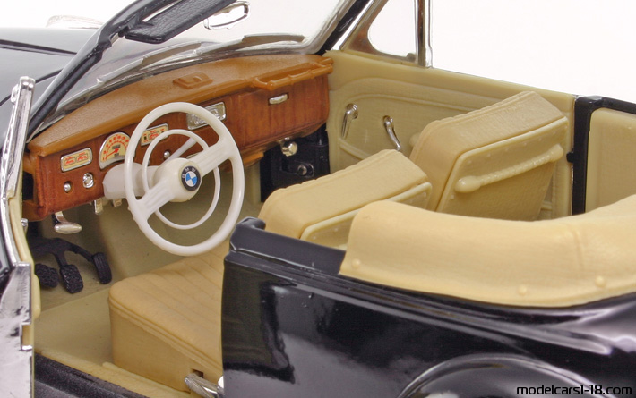 1955 - BMW 502 Maisto 1/18 (Schwarz) Innenraum Armaturenbrett