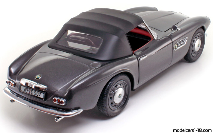 1956 - BMW 507 Revell 1/18 (Grau) Hinten rechte seite