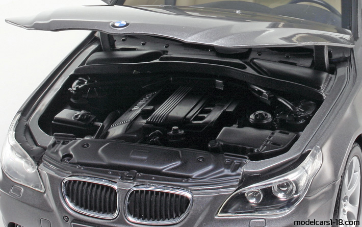 2003 - BMW 530i (E60) Jadi 1/18 (Grau) Motor