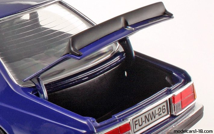 1979 - BMW 635 CSi (E24) Anson 1/18 (Blau) Kofferraum / Klappbare Scheinwerfer