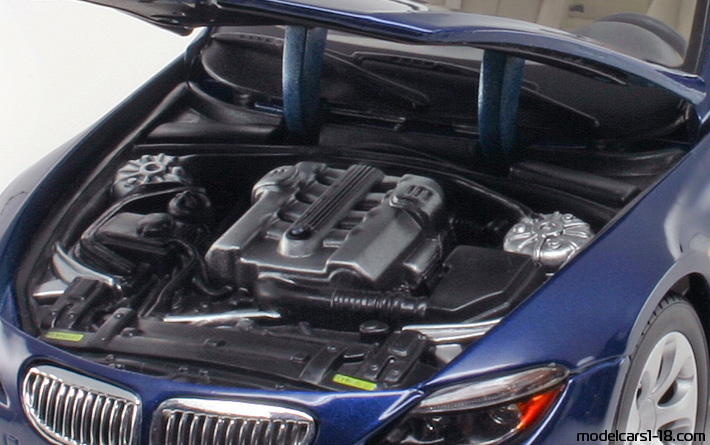 2005 - BMW 645 Ci (E64) Maisto 1/18 (Blau) Motor