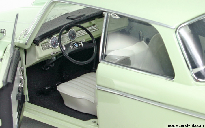 1962 - BMW 700 LS Saloon Signature Models 1/18 (Weiß) Innenraum Armaturenbrett