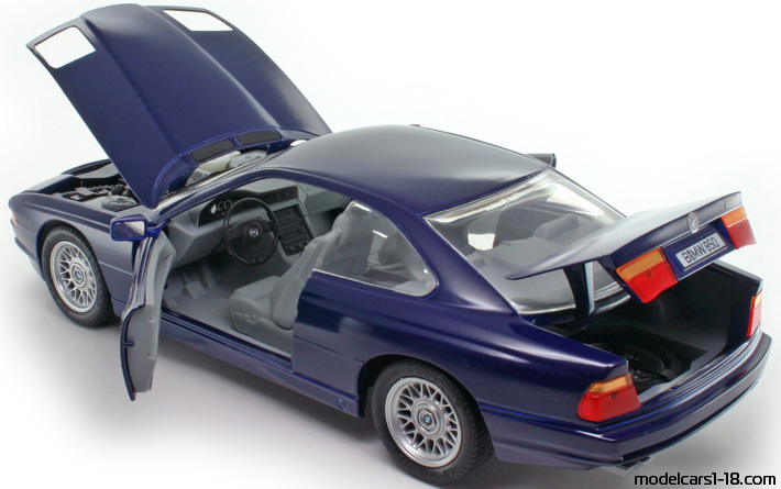 1990 - BMW 850i (E31) Revell 1/18 (Blau) Zu öffnende Teile