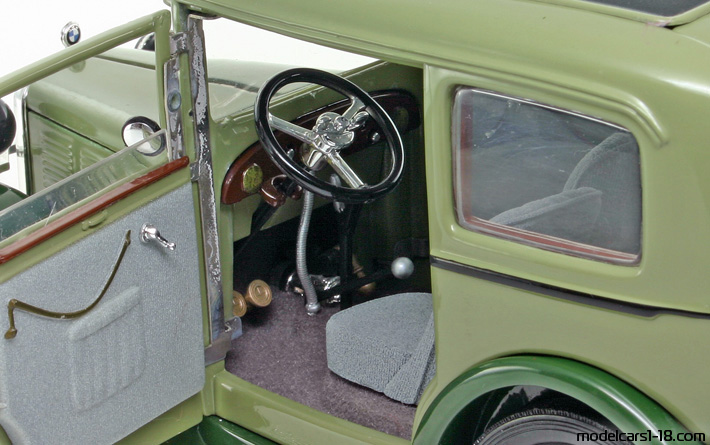 1929 - BMW Dixi 3/15 Ricko 1/18 (Braun / Grün) Innenraum Armaturenbrett