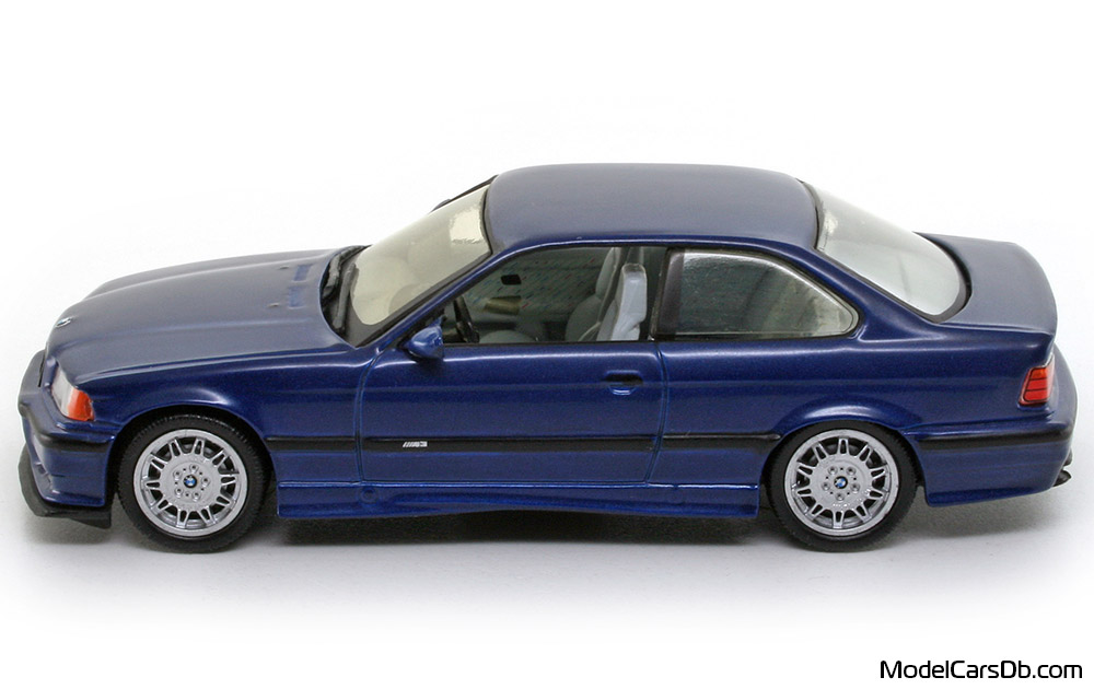 1992 - BMW M3 (E36) Minichamps 1/43 (Blau) Seite