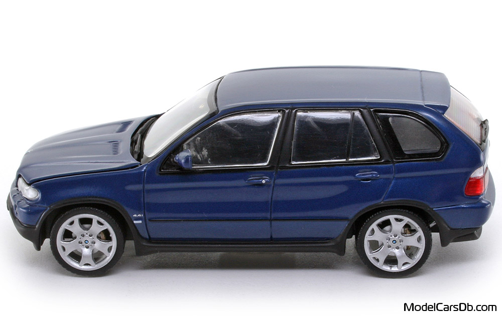 1999 - BMW X5 (E53) Minichamps 1/43 (Blau) Seite