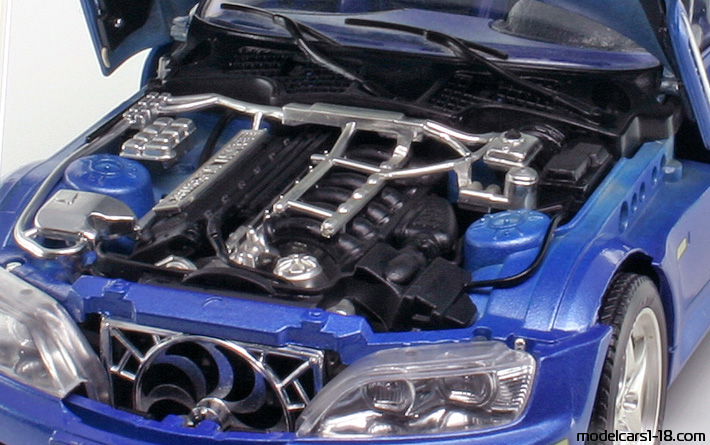 1996 - BMW Z3 M (E36/7) Bburago 1/18 (Blau) Motor
