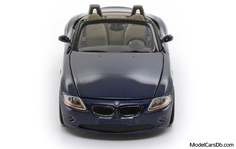 2002 - BMW Z4 (E85) Minichamps 1/43 (Blau) Front