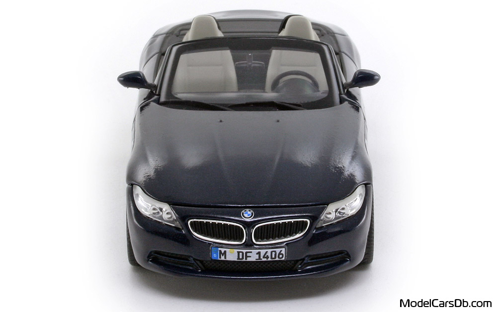 2009 - BMW Z4 (E89) Minichamps 1/43 (Grau) Front