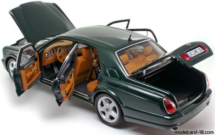 2002 - Bentley Arnage T Minichamps 1/18 (Grün) Zu öffnende Teile