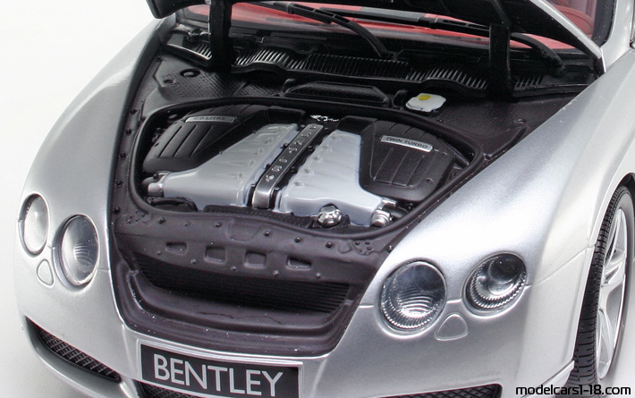 2006 - Bentley Continental GTC Minichamps 1/18 (Hellsilber) Motor