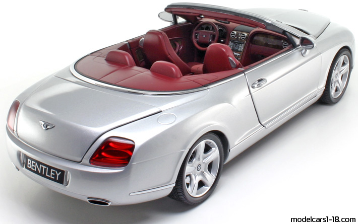 2006 - Bentley Continental GTC Minichamps 1/18 (Hellsilber) Hinten rechte seite